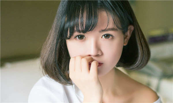 高淳人工助孕和试管的区别，你了解吗？这两个关键词是在不孕不育家庭中经常被提及的话题，尤其对于那些渴望拥有自己孩子的父母来说，理解这些差异至关重要。人工助孕，通常指人工授精，它是在女性的排卵期，通过注射受精卵来提高受孕的几率。而试管，通常是指试管婴儿技术（IVF），它则是在实验室中通过体外受精的方式，使卵子和精子结合形成胚胎，最后移植回女性体内。简单来说，人工助孕更注重于提高受孕的机会，而试管则是借助更